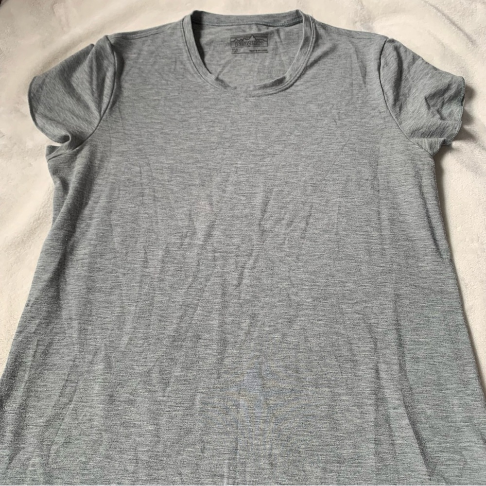 Patagonia Women’s Gray Tee Shirt Size XS